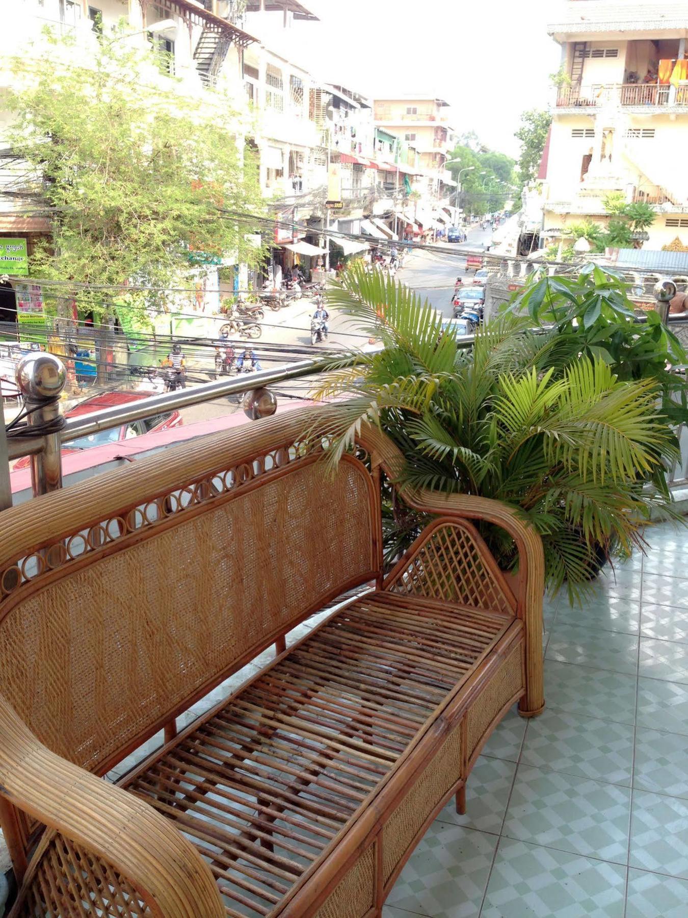 White River II Hostel Phnom Penh Exterior photo