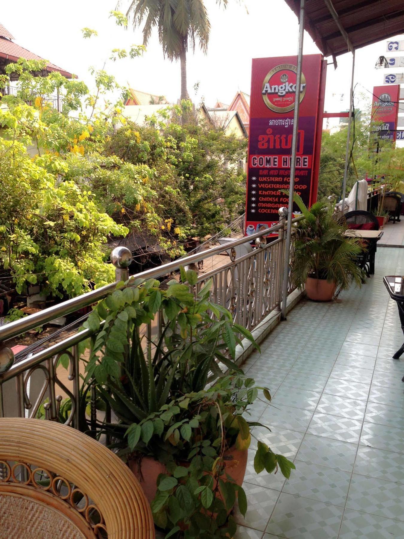 White River II Hostel Phnom Penh Exterior photo